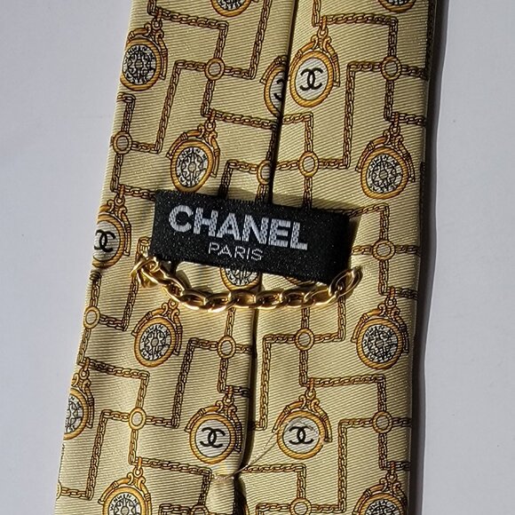 CHANEL Men's Vintage Tie 100% Silk Made in Italy light yellow compass and CCs - Picture 5 of 5